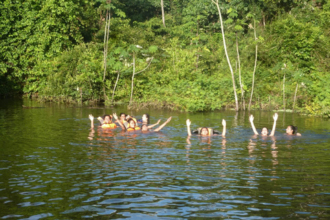 Excursão à selva da Reserva Nacional Pacaya Samiria.