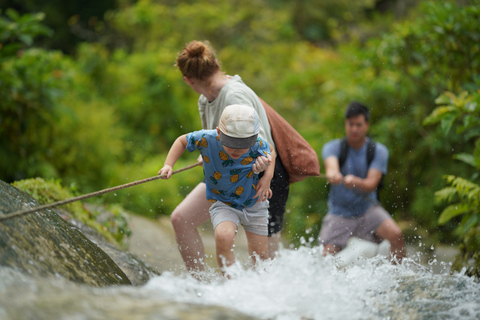 清迈：布塔通粘水瀑布与南普切特寺之旅清迈：布阿通粘稠瀑布与南普切特寺一日游
