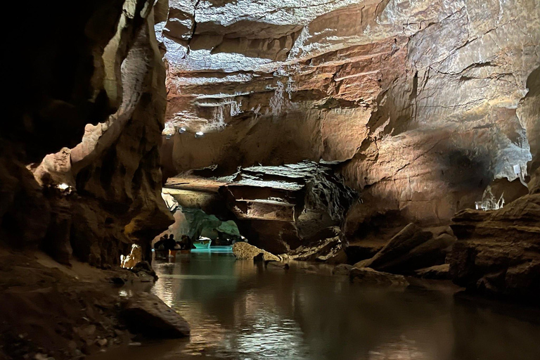 Visita guiada às cavernas de San José