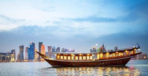 Doha: Traditional Dhow Cruise with Dinner Buffet