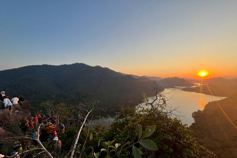 Chiang Mai: Wat Ban Den, Sticky Waterfall, & Rain Tree Tour Giant Rain Tree, Sticky Waterfall, Hiking at Moai Mountain