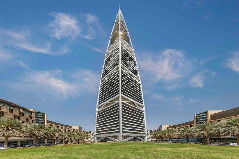 الرياض: برج المملكة، برج الفيصلية، وشارع التحلية