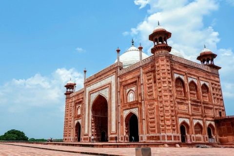 Z Delhi: wycieczka all-inclusive do Taj Mahal przez Gatimaan ExpressAll Inclusive z biletami kolejowymi w klasie ekonomicznej