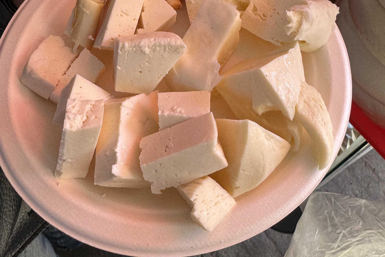 Tbilisi: Khinkali Kitchens Food Tour with 12+ Tastings