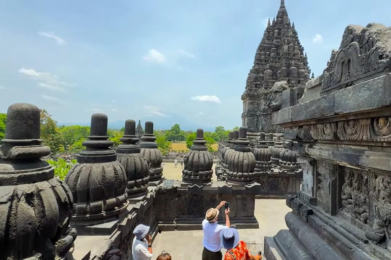 Yogyakarta: Kalitalang-Merapi Hike & Prambanan Tour