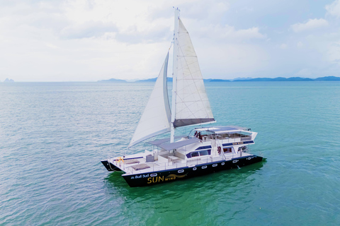 SUNWIND Phuket : Croisière en catamaran sur les îles Corail et Racha