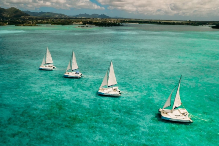 Trou d'Eau Douce : Croisière en catamaran sur l'île aux Cerfs avec déjeuner