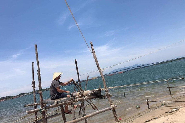 Aula particular de culinária em Hoi An e tour de barco para pesca de caranguejo