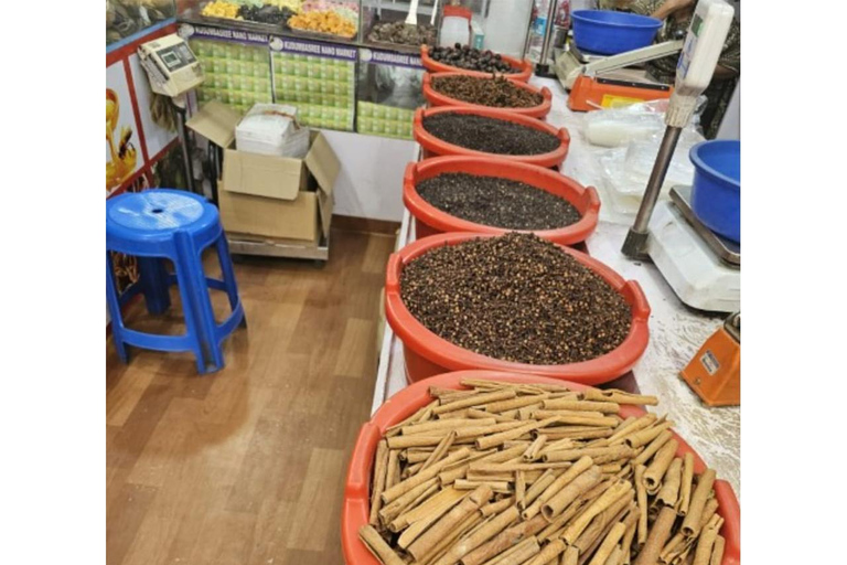 Kochi: Urban Spice Trail Walk with Tuk-Tuk Ride