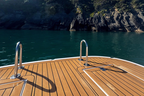 Procida: Passeio de barco com paradas para nadar e fotos subaquáticasProcida: passeio de barco com paradas para nadar e fotos subaquáticas