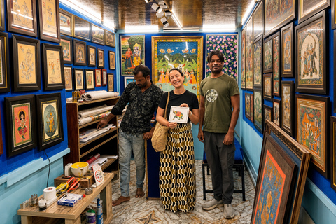 Udaipur: Paint Your First Pichwai with Local Guidance