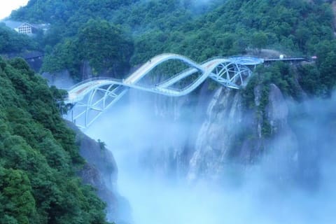 From Shanghai: 2-Day Shenxianju & Linhai Ancient City Tour