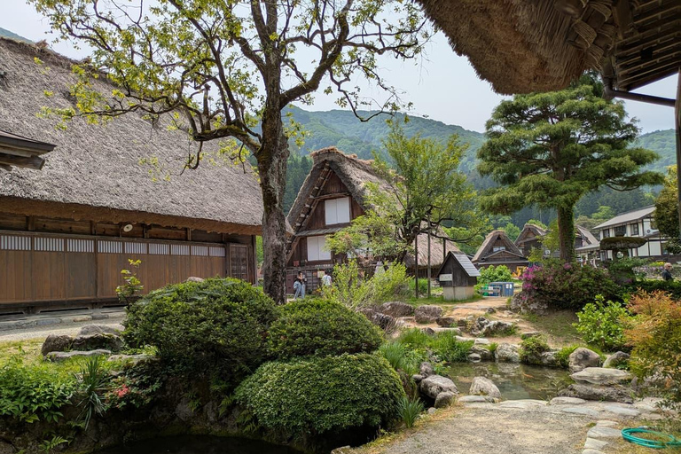 Tour di un giorno a Takayama, Shirakawa-go e KanazawaTakayama, Shirakawa-go &amp; Kanazawa Full-Day Tour