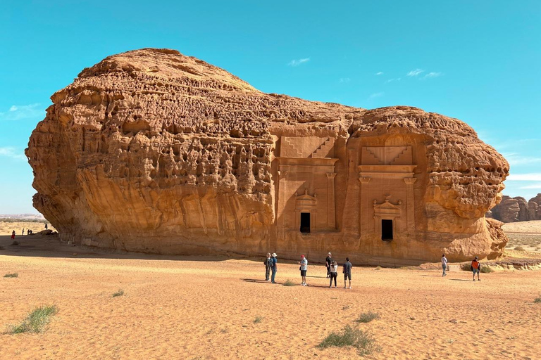 Al-'Ula: Hegra Winter's Edge e spedizione al tramonto nabateoAlUla: Hegra Winter's Edge &amp; Nabataean Sunset Expedition