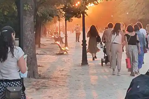 Madrid: Tour guidato del Parco del Retiro con un fotografo
