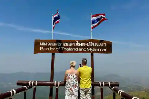Chiang Rai: Explore Mountain & Border Routes - Private Tour