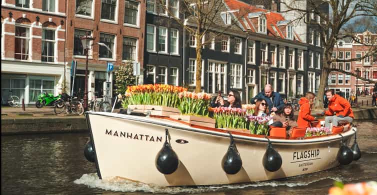 Amsterdam: Premium Tulip Boat Canal Tour photo 3