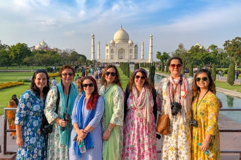 From Delhi: 2-Day Taj Mahal & Agra Tour by Gatimaan Express
