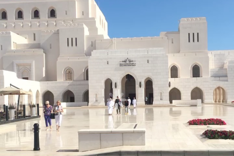 Oman: Tour privato della città di Muscat con servizio di prelievo e rientro