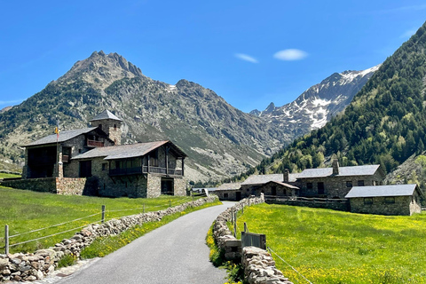 Andorra Day Hike: Vall d’Incles &amp; Pyrenees Lakes