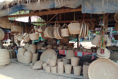 Siem Reap: Tonle Sap Lake & Floating Village Tour Tour in a Tuk Tuk