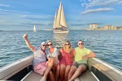 St. Petersburg: Private Barrier Island and Dolphin Boat Tour