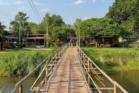 Traslado de carro particular de Chiang Rai para ou de Pai (Mae Hong Son)Pai (Mae Hong Son) para Chiang Rai, com devolução de 1 trajeto/carro SUV
