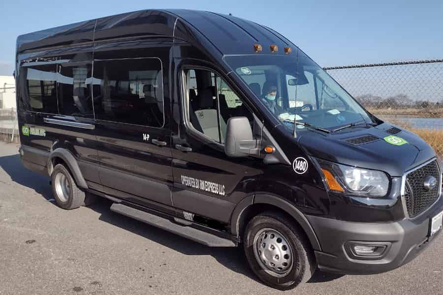 NYC: Gemeinsamer Transfer vom/zum Flughafen JFK und zu Hotels in Manhattan. Foto: GetYourGuide NYC: Gemeinsamer Transfer vom/zum Flughafen JFK und zu Hotels in Manhattan. Foto: GetYourGuide