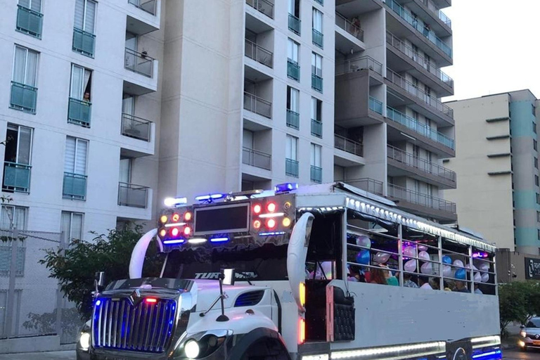 Santa Marta: Rumba noturna em Chiva em Santa MartaSanta Marta: festa noturna em Chiva em Santa Marta