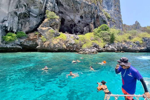 Phuket : Phi Phi Monkey Beach with Snorkeling & Lunch