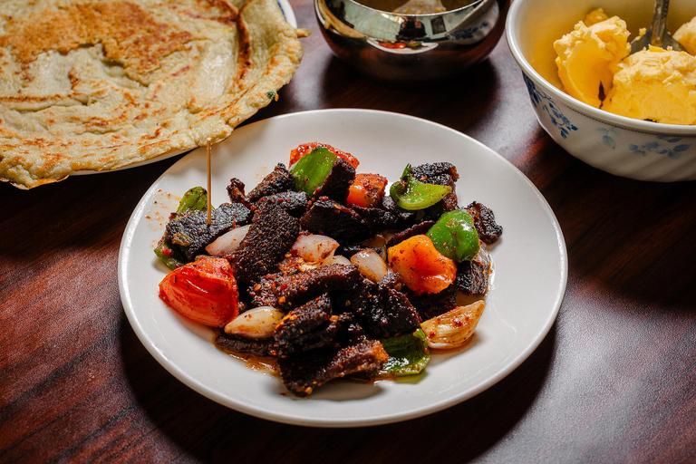 Kathmandu: Everest Eats Food Tour with 15+ Tastings