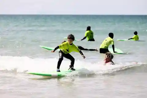 2 hour Surf Experience In Newquay - Private Family Lesson