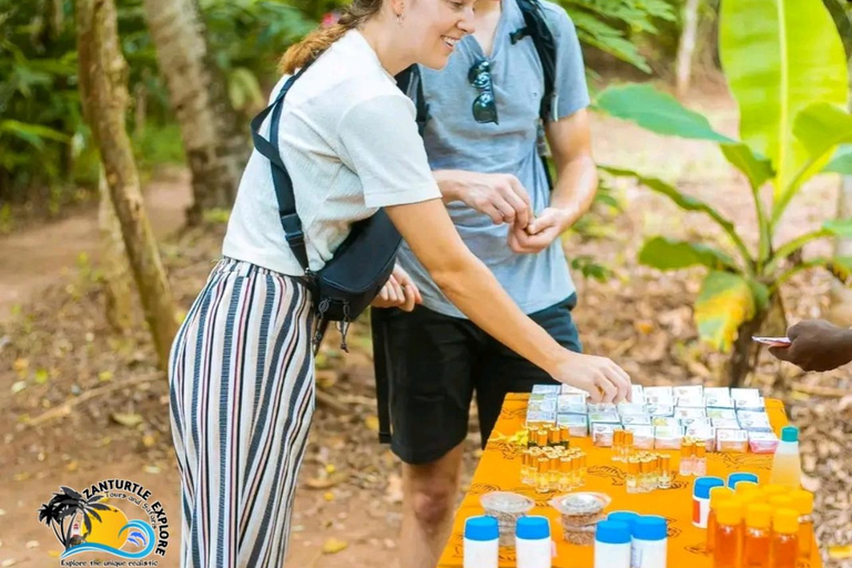 Sansibar: Bio-Gewürzfarm Tour mit traditionellem MittagessenHoteltransfer überall auf Sansibar