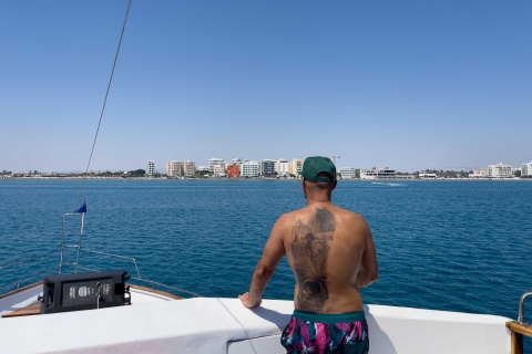 Larnaka: Rejs łodzią ze szklanym dnem i nurkowanie z rurką