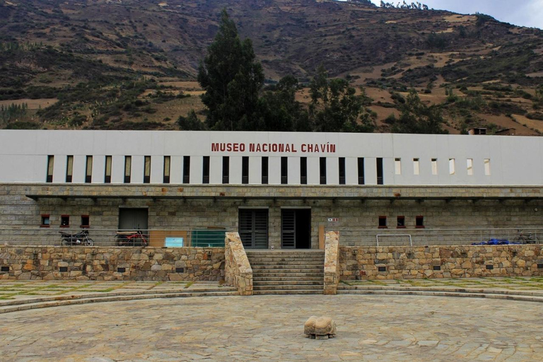 Huaraz: Monumento Chavin de Huantar - Lagoa Querococha