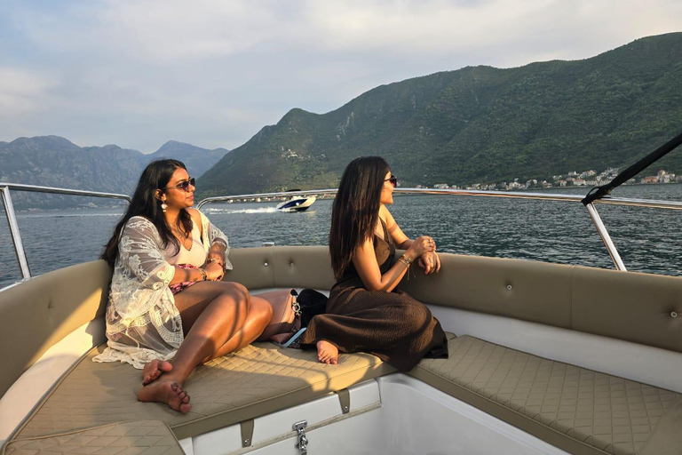 Tour en bateau à la grotte bleue, à la Dame des rochers et à Mamula