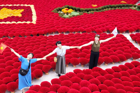 From Hanoi: Incense village & train street or Silk village Private: Flexible choice 2 activities