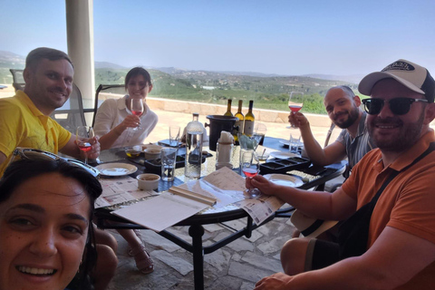 Crète : Visite de 2 vignobles avec dégustation de vin, huile d'olive et déjeuner