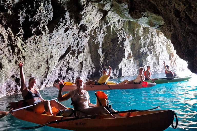 لا سبيتسيا: جولة عند غروب الشمس في قوارب الكاياك والكهوف مع السباحة والمشهياتلا سبيتسيا: جولة غروب 