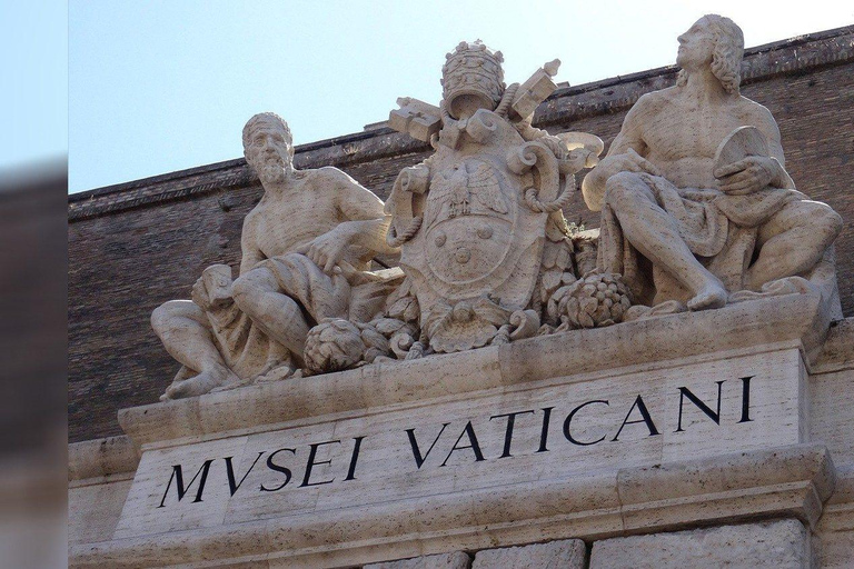 Visita exclusiva de domingo aos Museus do Vaticano e à Capela SistinaVisita aos Museus do Vaticano e à Capela Sistina com ingresso aos domingos