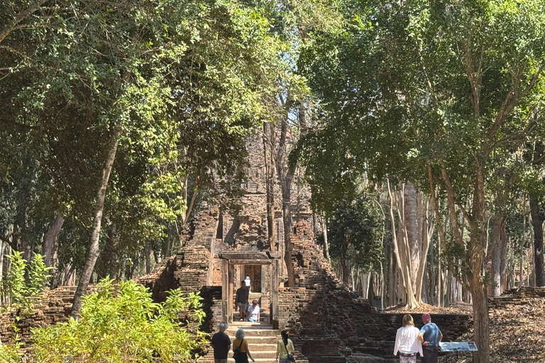 24-Day Cambodia Discovery: From Temple & Wildlife to Beaches