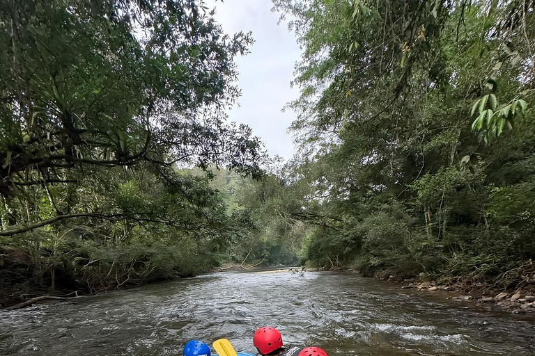Medellín: rafting, Hacienda Nápoles e almoçoPasseio combinado: Hacienda Napoles e rafting no Rio Claro