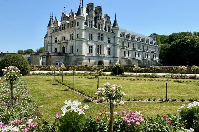 Excursion d'une journée en petit groupe dans les châteaux royaux de la vallée de la Loire, au départ de Paris