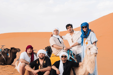 Da Fez: Escursione di due giorni nel deserto di Merzouga con campo tendato nel desertoCampo nel deserto di lusso