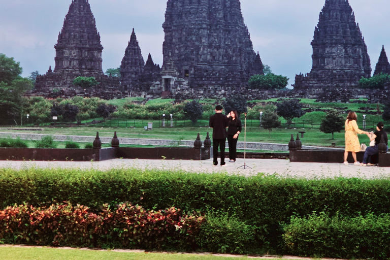 Templi e sapori: tour di Prambanan con fotografo e pranzoTempli e gusto: tour di Prambanan con fotografo e pranzo