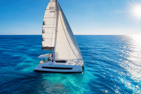 Marseille: Catamaran Cruise Tour to the Frioul Islands