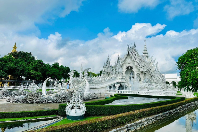 Chiang Mai: Excursión de 3 días en barco lento a Luang Prabang con guíaChiang Mai: excursión de 3 días en barco lento a Luang Prabang con guía