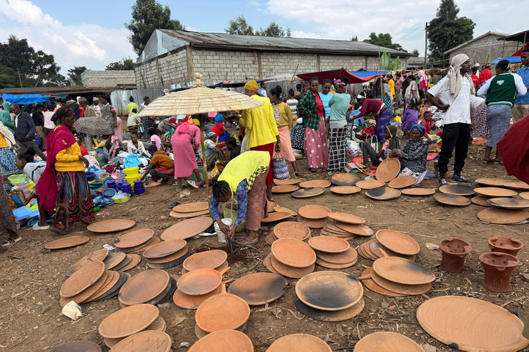 Addis Abeba: Töpferwaren, Markt und Kaffee-Tour mit MittagessenAddis Abeba: Töpfer-, Markt- und Kaffeetour mit Mittagessen