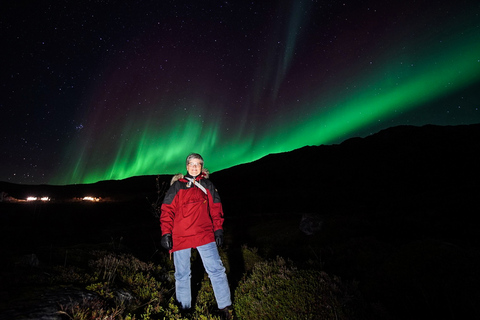 Tromsø: Excursão de microônibus para a perseguição da aurora boreal com fogueira