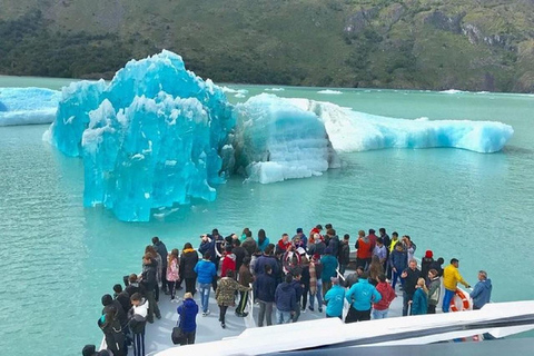 GLACIERS GOURMET Perito Moreno Navigation Full service VIP service *WITH* Transfer, Gourmet Menu & FOOTBRIDGES